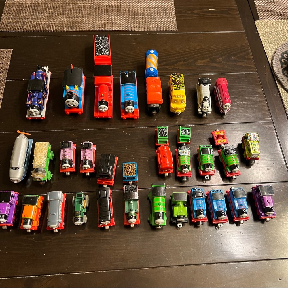 THOMAS the TRAIN Collection of 29+ trains LOT